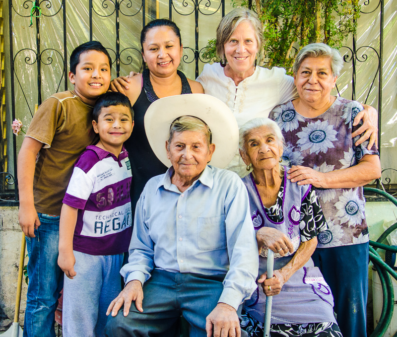 photo of Isabel Gomez and family with Deb